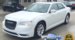 Chrysler 300 Limited, Bright White Clearcoat, 2016
